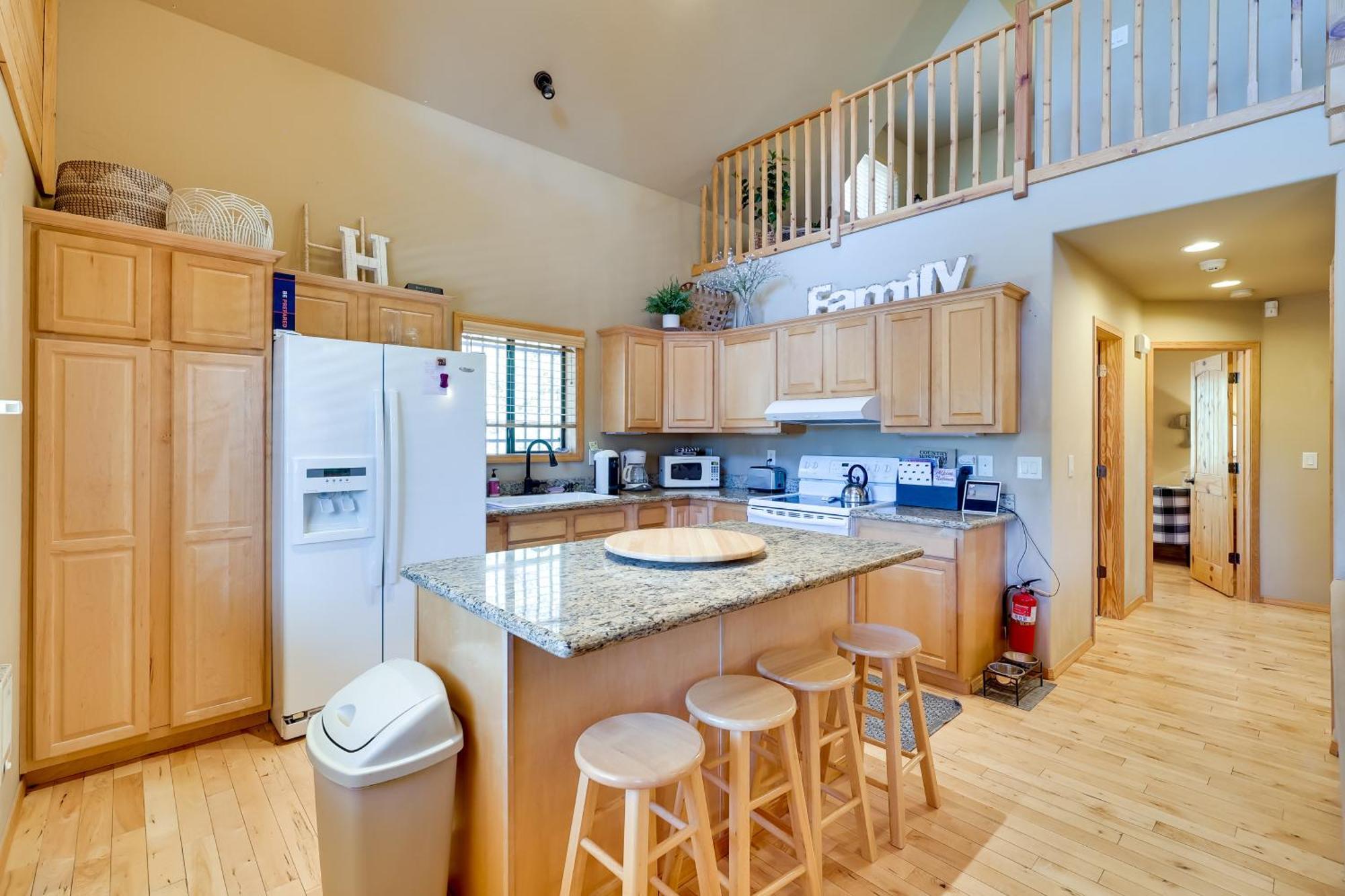 Dog-Friendly Nutrioso Cabin With Wraparound Porch! المظهر الخارجي الصورة